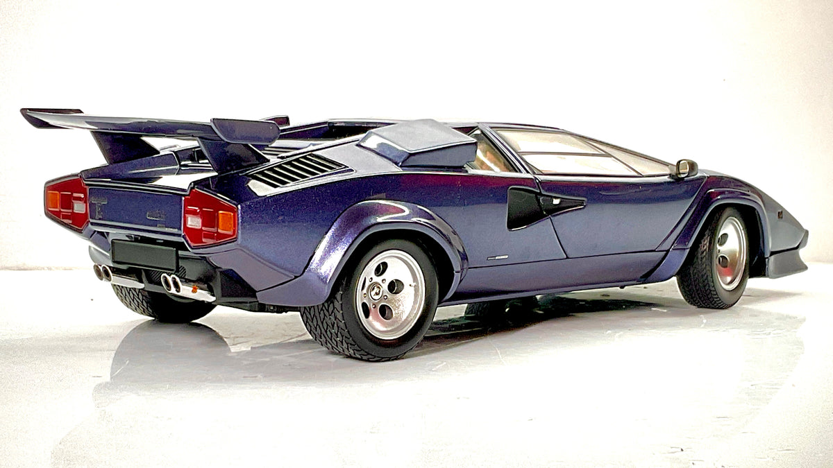 Kyosho 08320DBL – Lamborghini Countach LP 5000 Quattrovalvole – Blu scuro