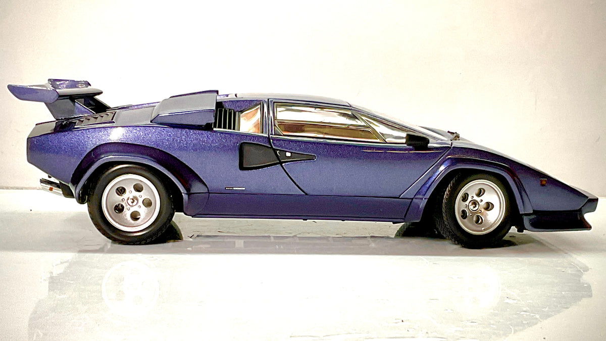 Kyosho 08320DBL – Lamborghini Countach LP 5000 Quattrovalvole – Blu scuro