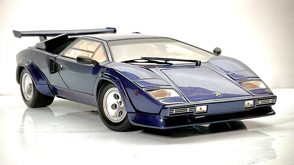 Kyosho 08320DBL – Lamborghini Countach LP 5000 Quattrovalvole – Blu scuro