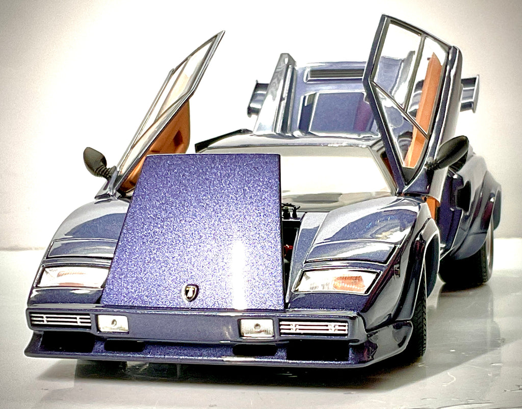 Kyosho 08320DBL – Lamborghini Countach LP 5000 Quattrovalvole – Blu scuro
