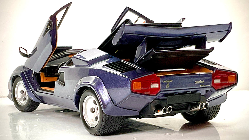 Kyosho 08320DBL – Lamborghini Countach LP 5000 Quattrovalvole – Blu scuro