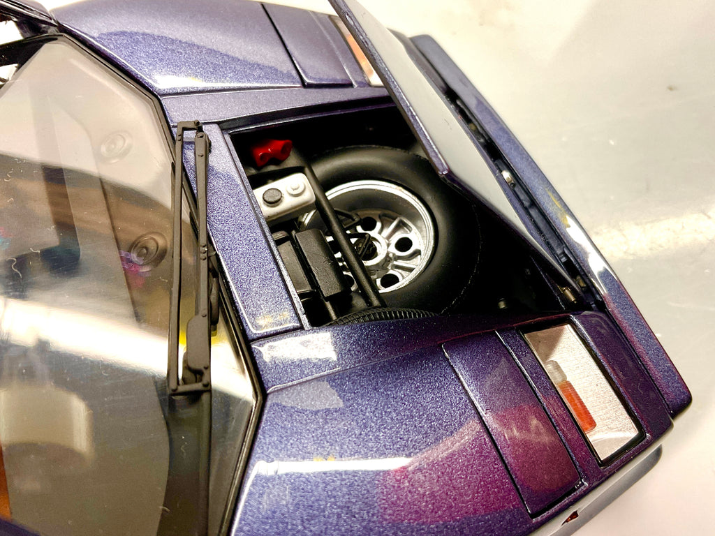 Kyosho 08320DBL – Lamborghini Countach LP 5000 Quattrovalvole – Blu scuro