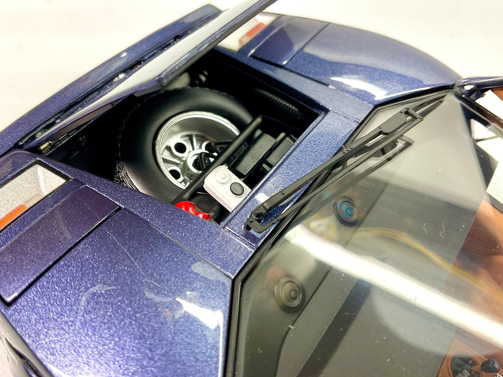 Kyosho 08320DBL – Lamborghini Countach LP 5000 Quattrovalvole – Blu scuro