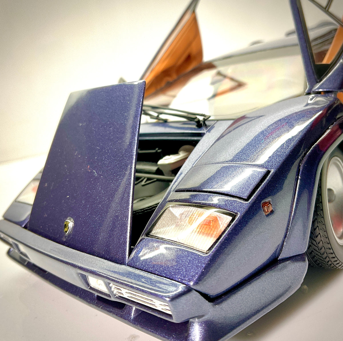 Kyosho 08320DBL – Lamborghini Countach LP 5000 Quattrovalvole – Blu scuro